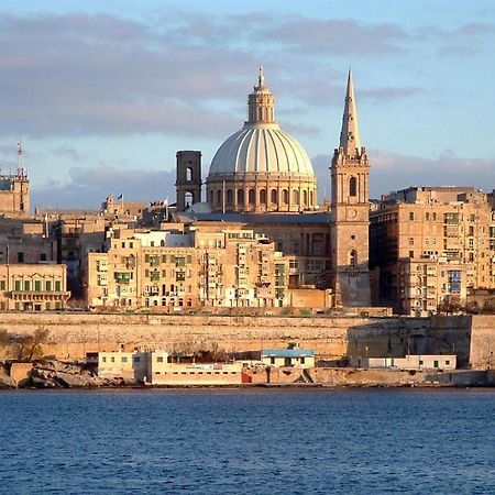 Seafront Lux Apart Inc Pool, Upmarket Area Sliema Bagian luar foto