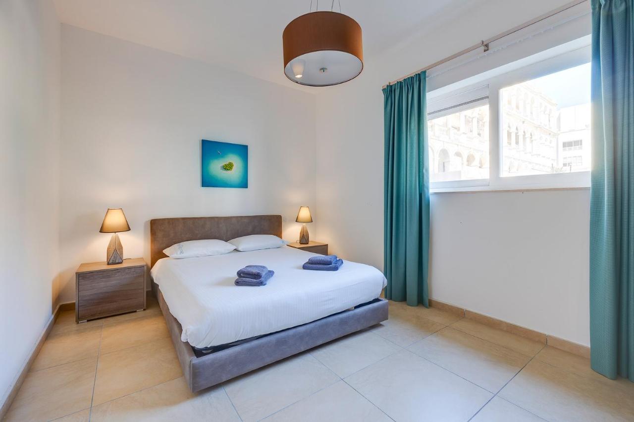 Seafront Lux Apart Inc Pool, Upmarket Area Sliema Bagian luar foto