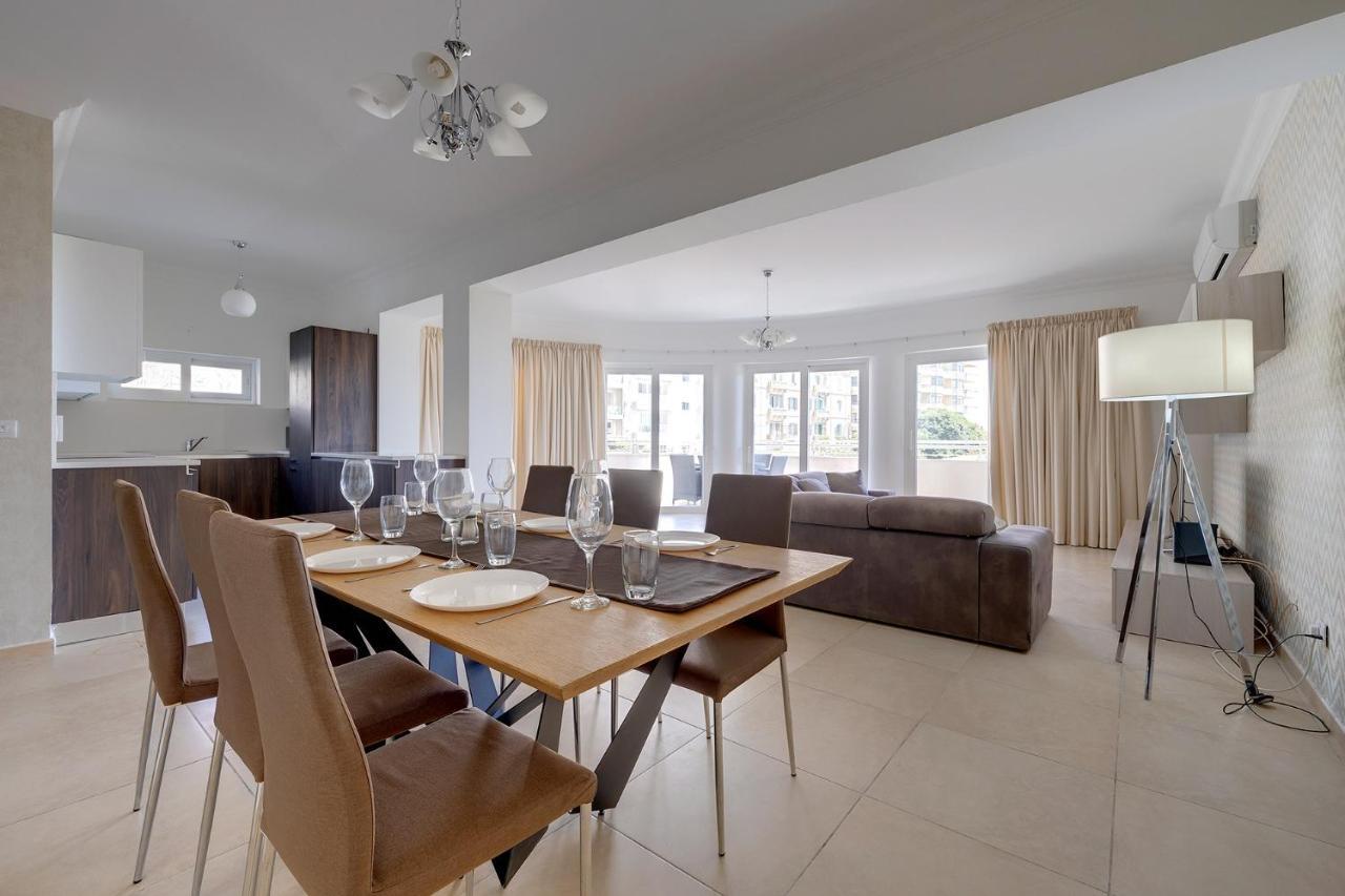 Seafront Lux Apart Inc Pool, Upmarket Area Sliema Bagian luar foto