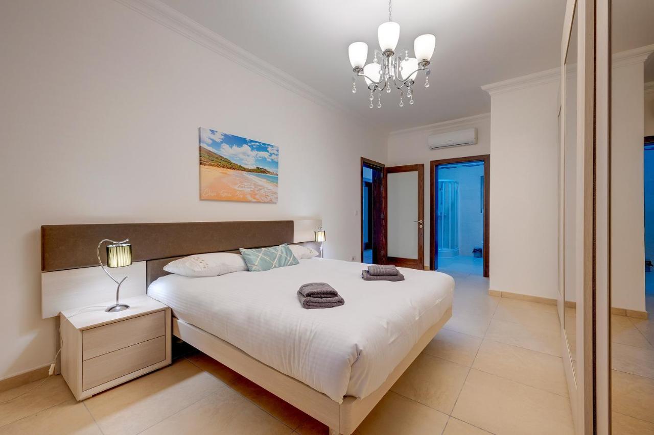 Seafront Lux Apart Inc Pool, Upmarket Area Sliema Bagian luar foto